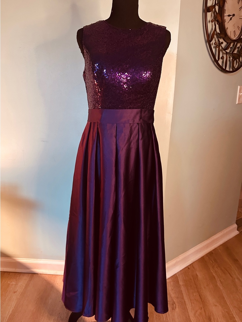 Sequin/Satin Bodice Evening Dress Below knee length size 8 and 28” waist